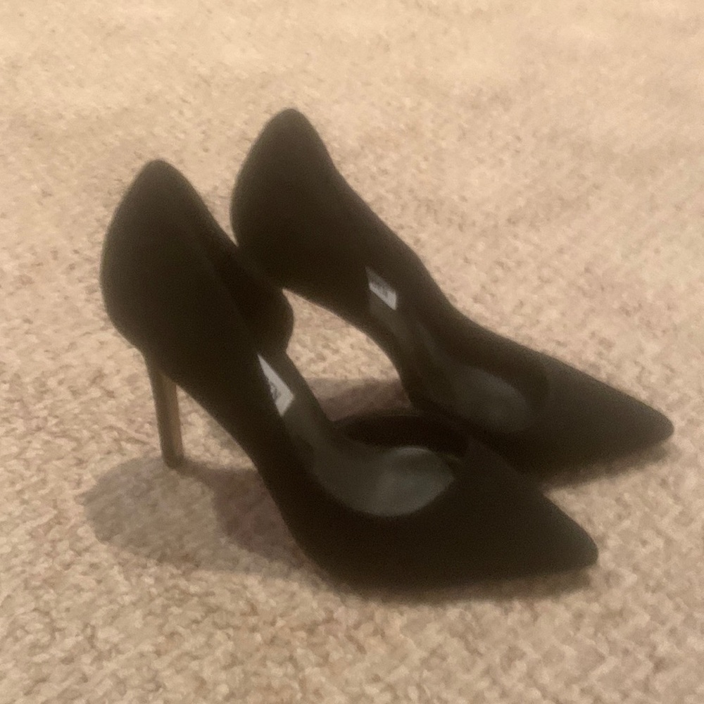 Steve Madden black Suede Pumps